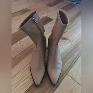 Dolce Vita Arya Kitten Heel Boots - SZ 9